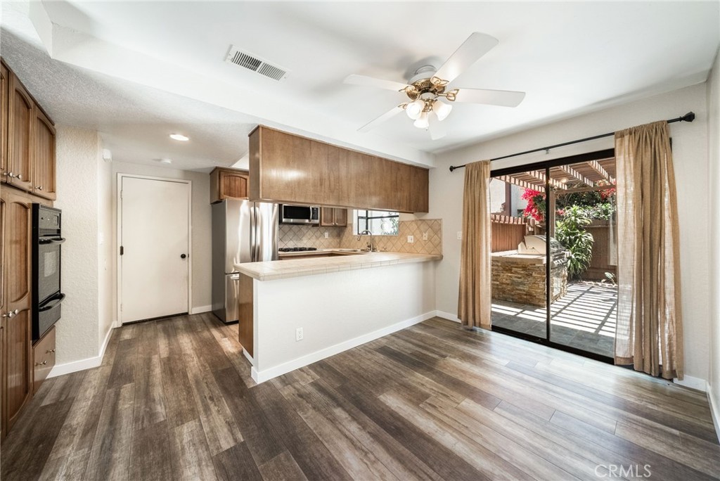 543 W Wilson 7