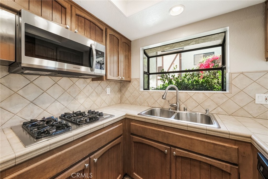 543 W Wilson 7