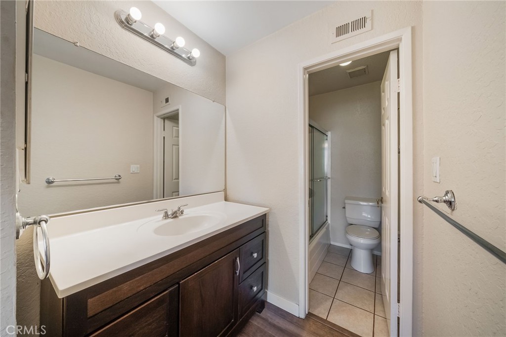 543 W Wilson 7