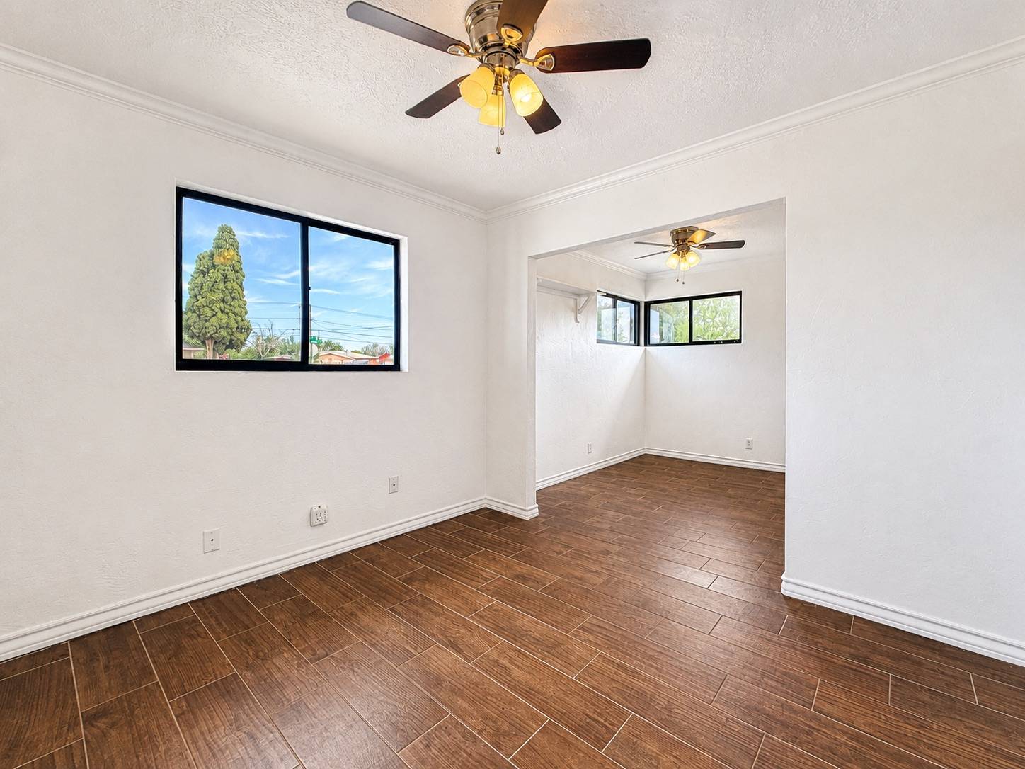 3901 Roosevelt Ave