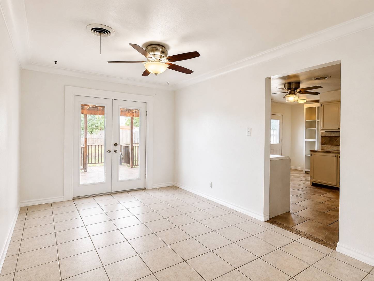 3901 Roosevelt Ave