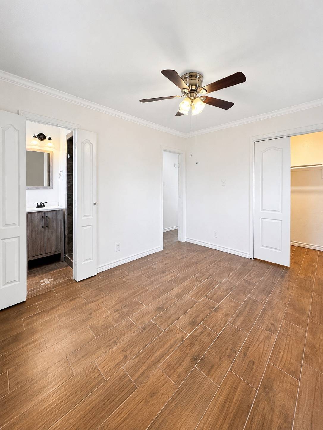 3901 Roosevelt Ave