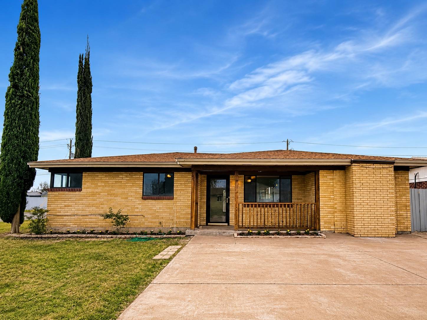 3901 Roosevelt Ave