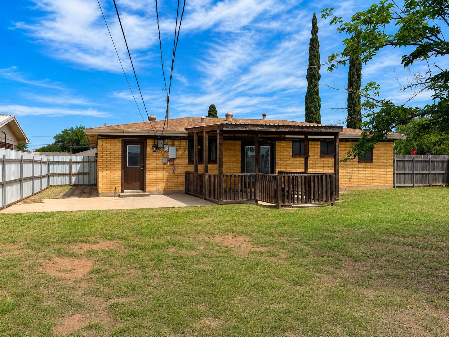3901 Roosevelt Ave