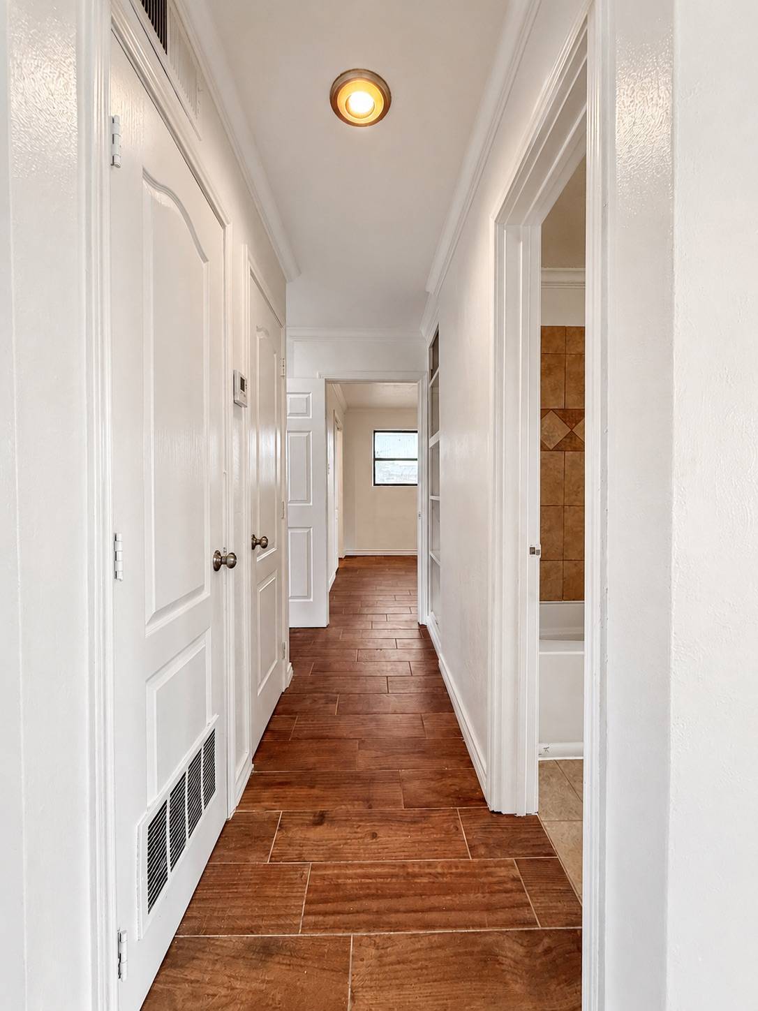 3901 Roosevelt Ave