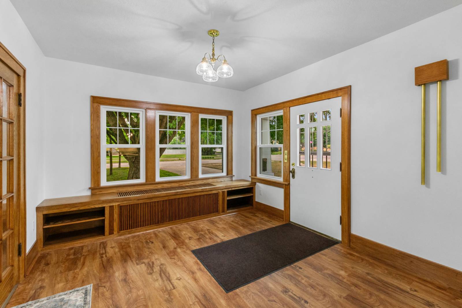 1305 Grand Ave