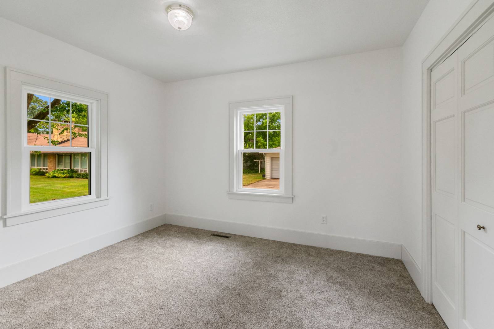 1305 Grand Ave