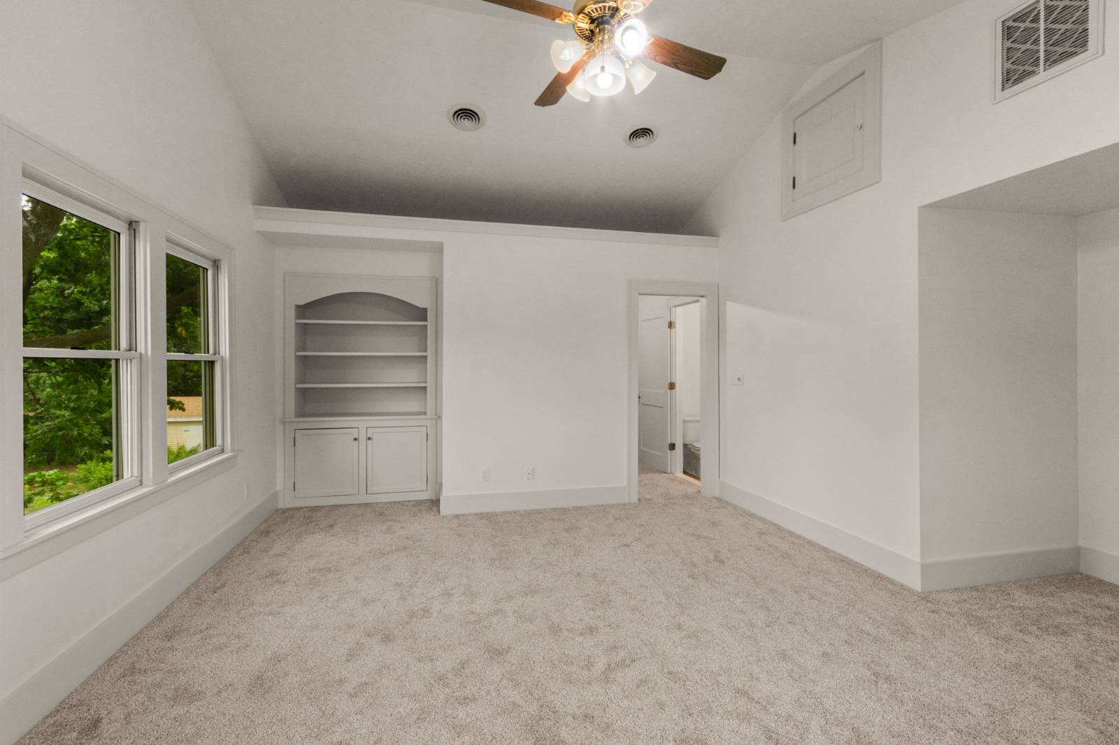 1305 Grand Ave