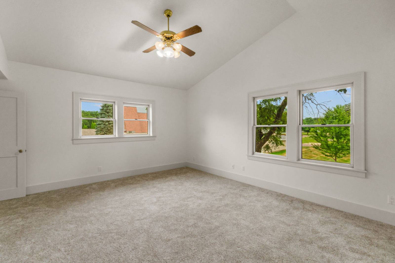 1305 Grand Ave