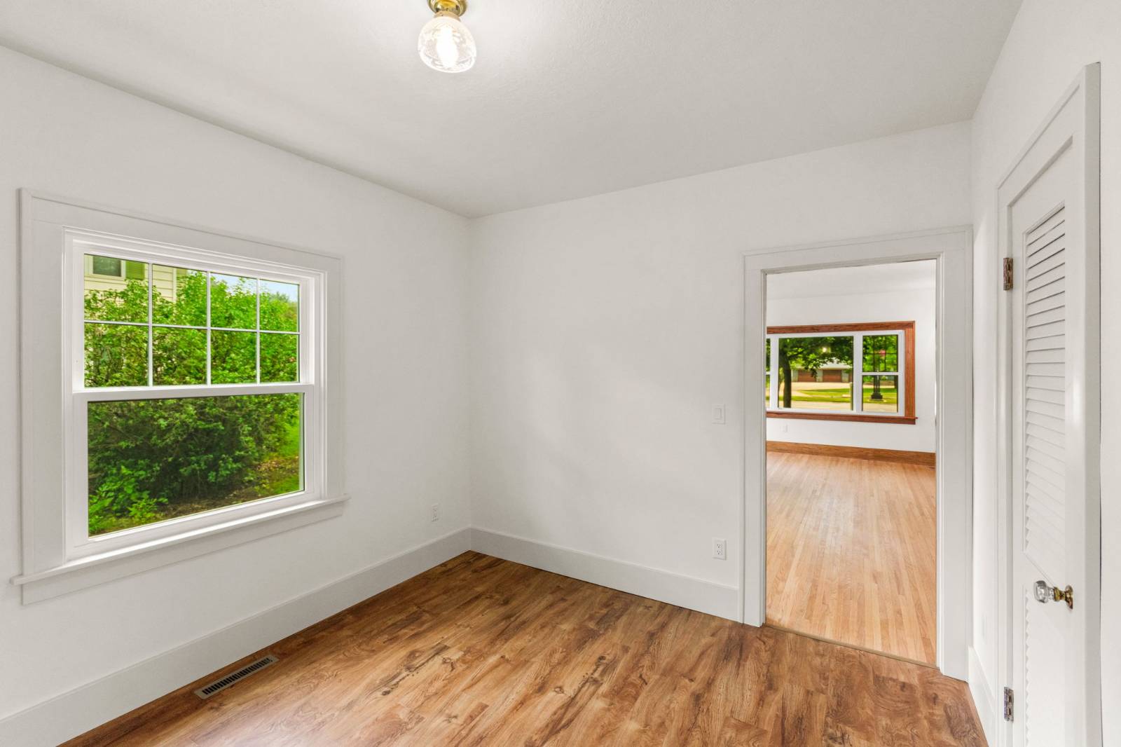 1305 Grand Ave