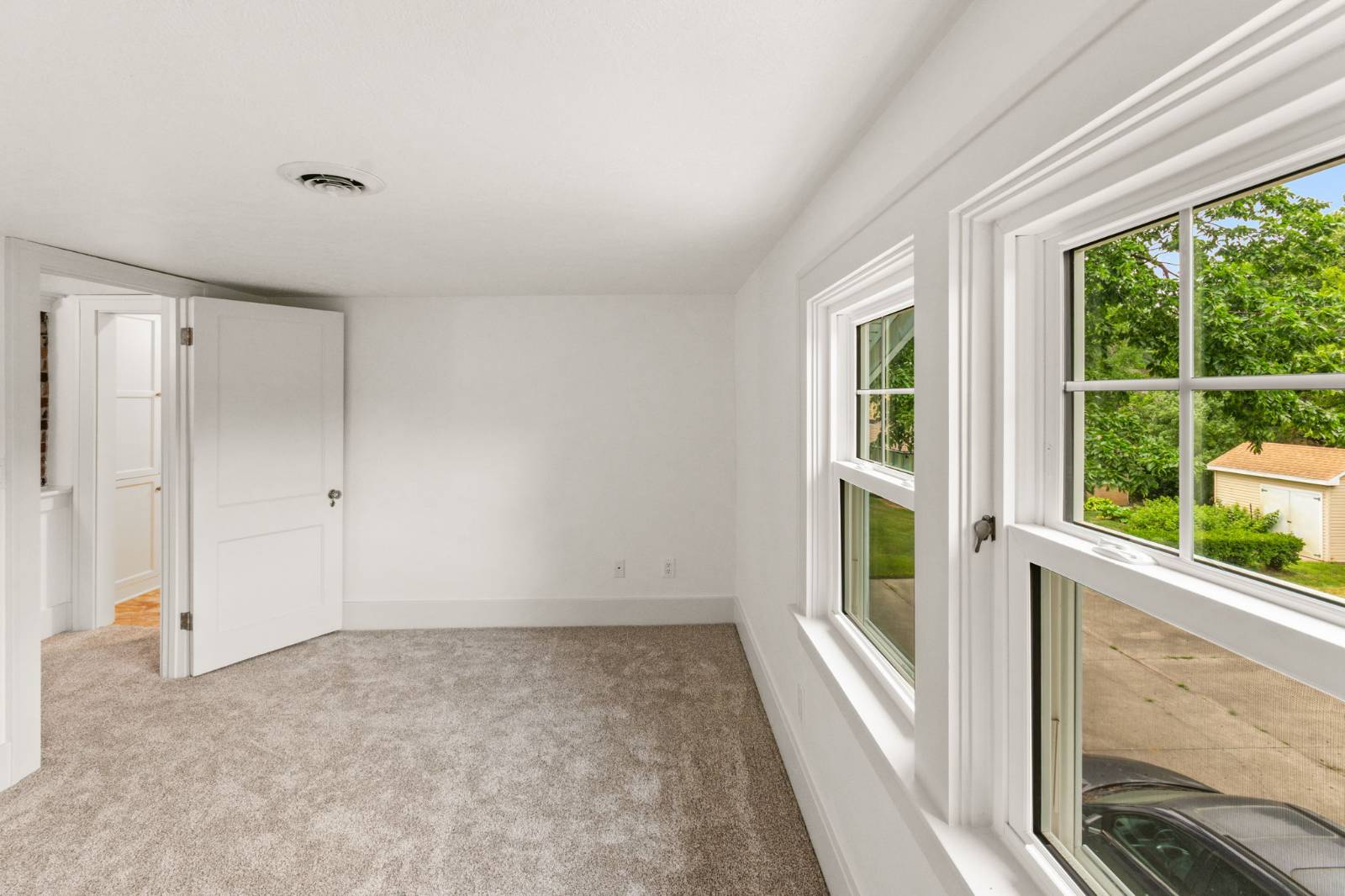 1305 Grand Ave