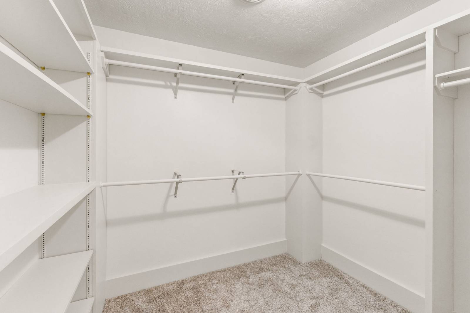 1305 Grand Ave