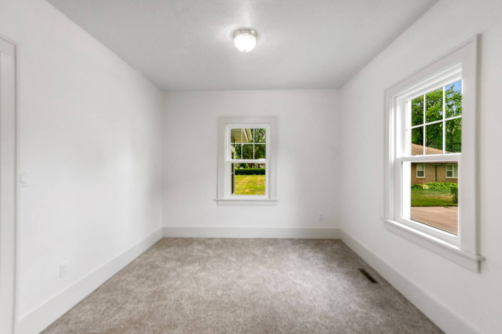 1305 Grand Ave