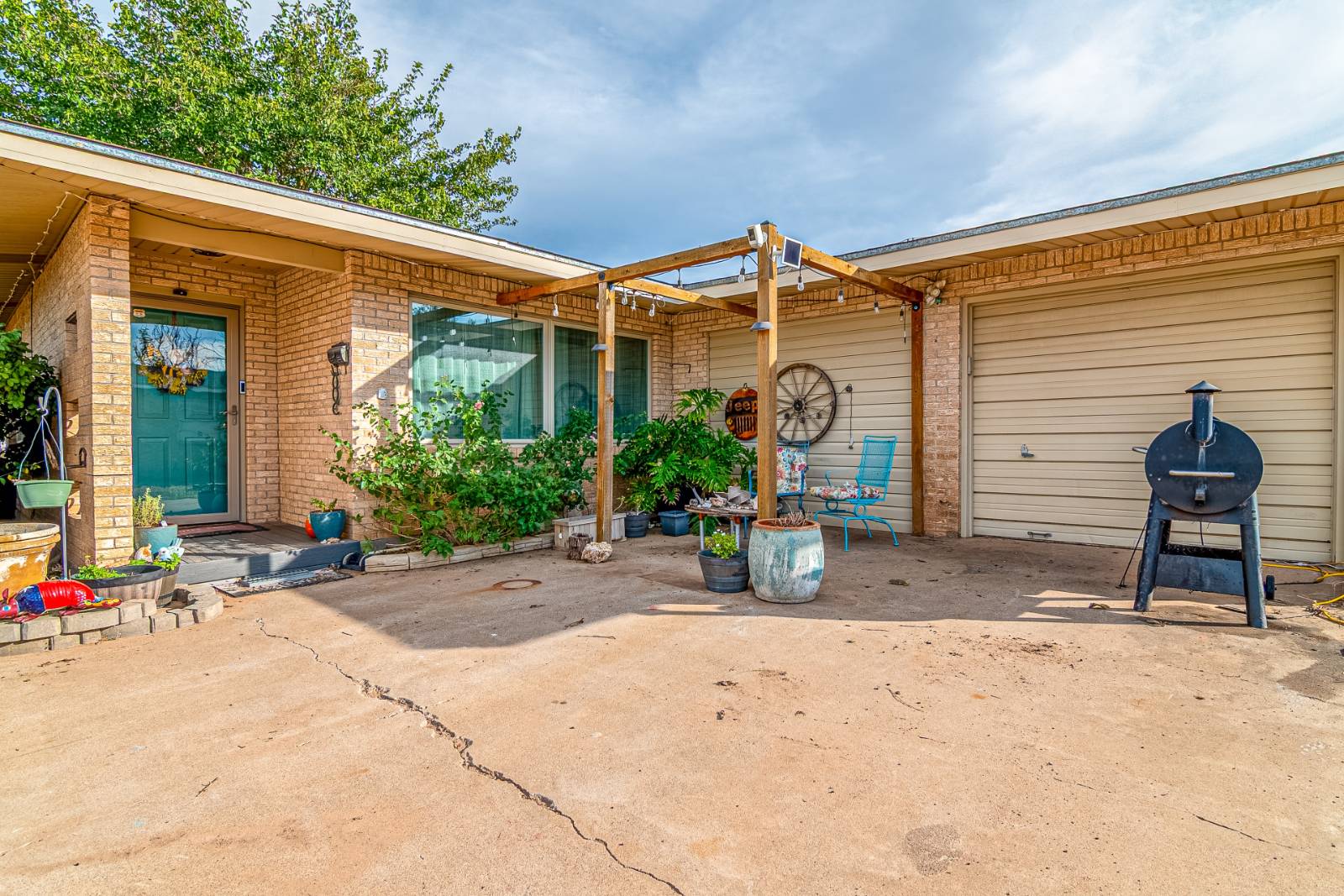 3809 Roosevelt Dr