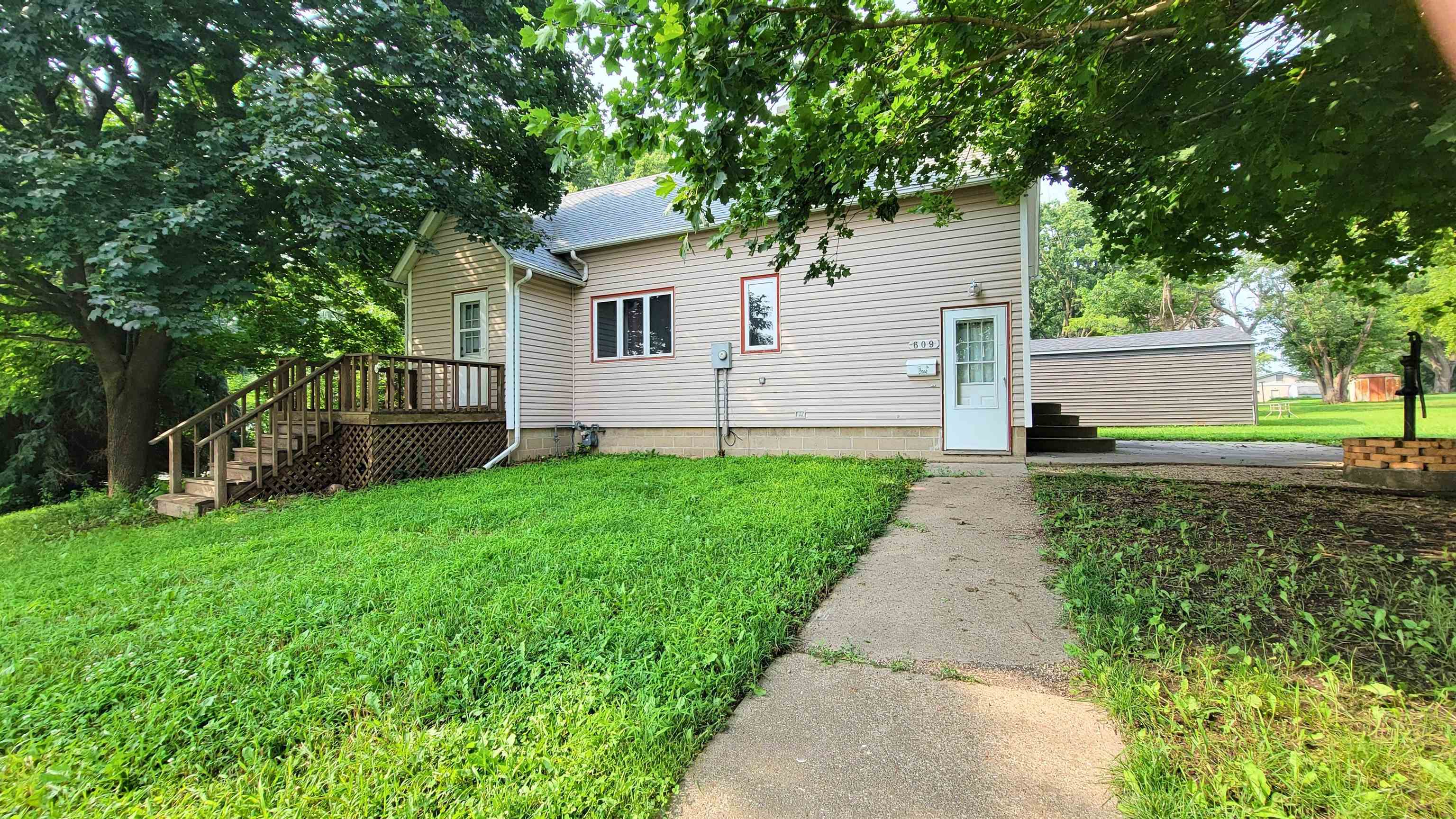 609 W 2nd Street
