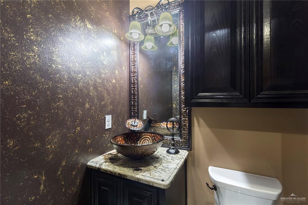 2124 Kingsborough Avenue, McAllen