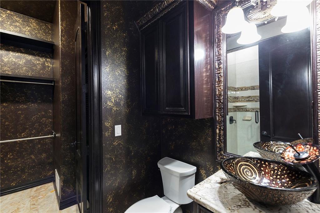 2124 Kingsborough Avenue, McAllen