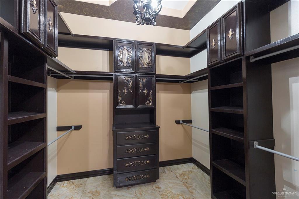 2124 Kingsborough Avenue, McAllen