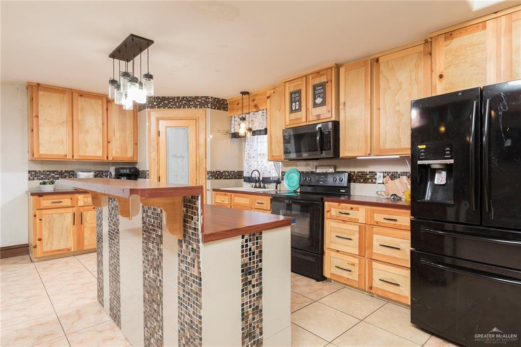 7002 Escondido Lane