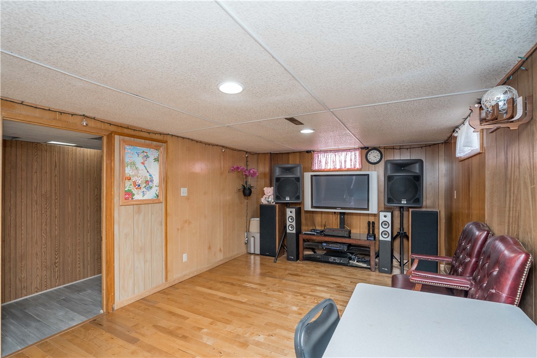 1516 Henderson Avenue