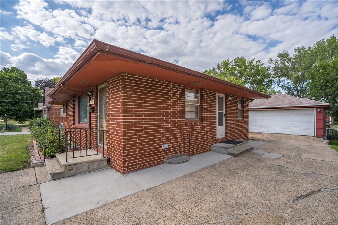 1516 Henderson Avenue