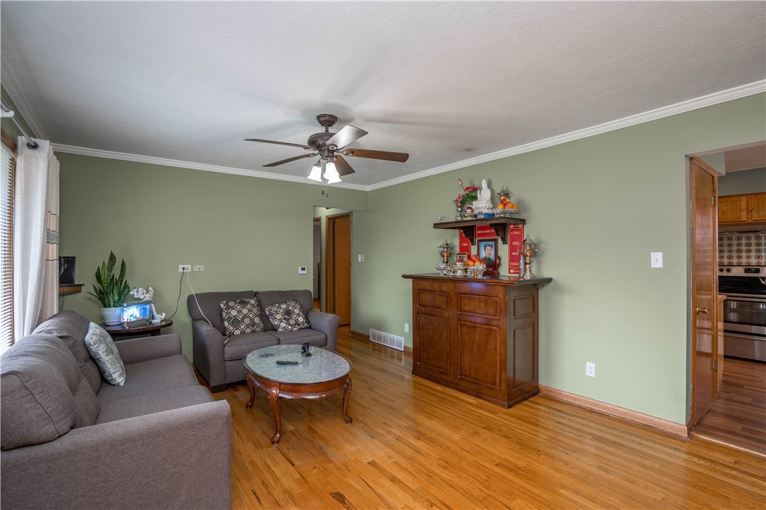 1516 Henderson Avenue