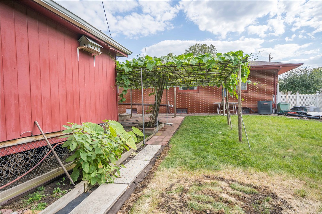 1516 Henderson Avenue