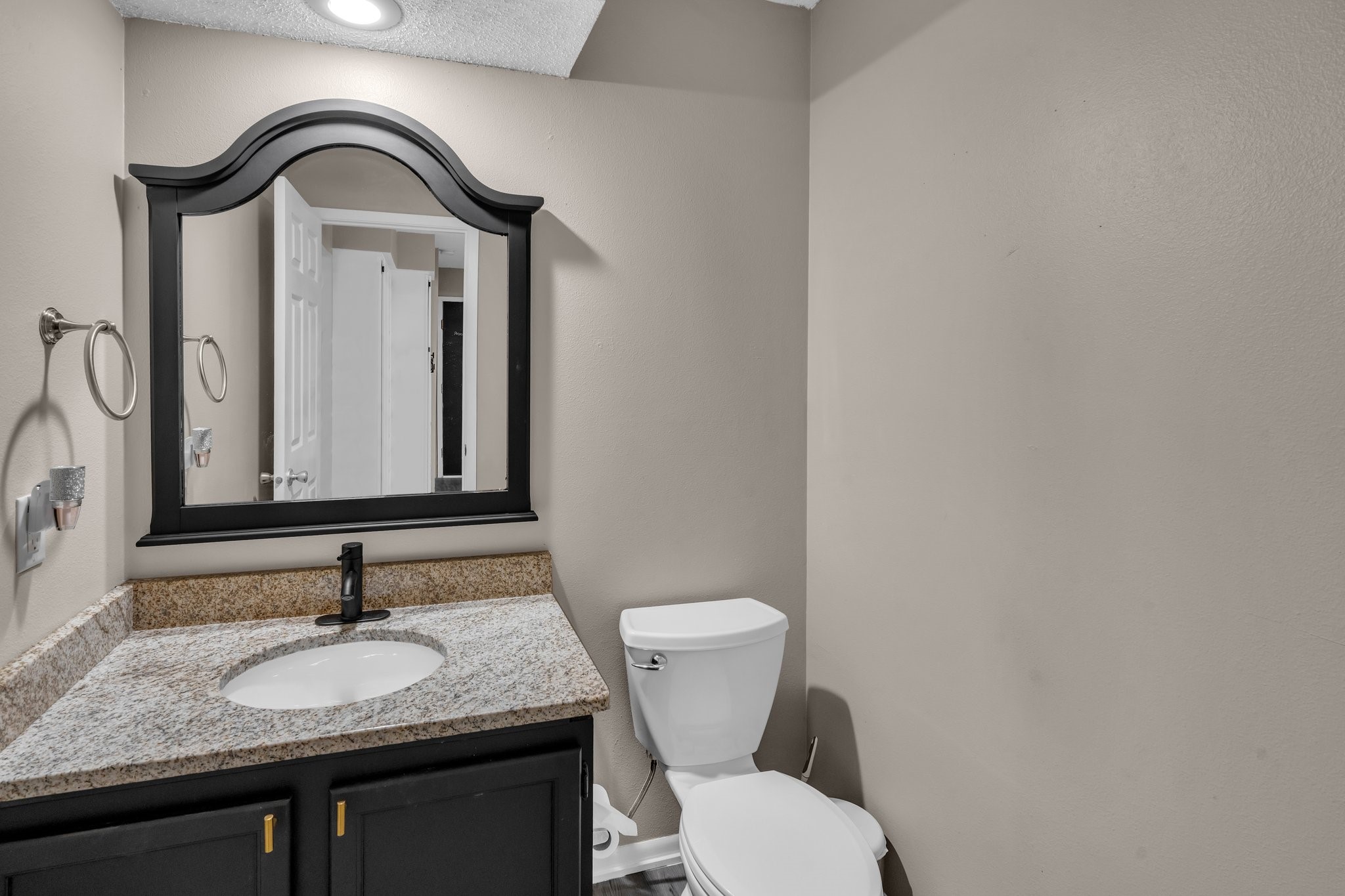 6902 Brookview Drive