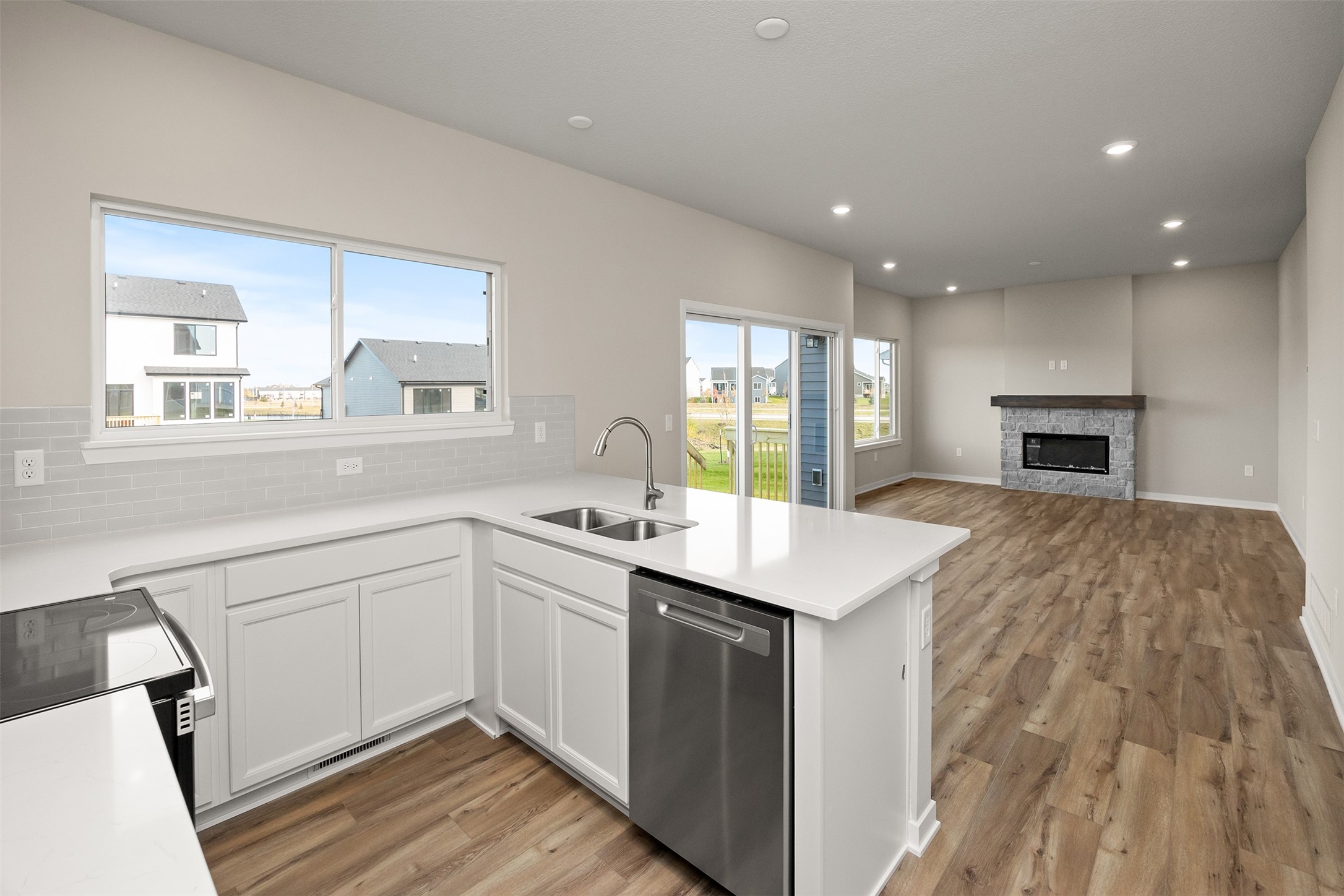 555 NW Compass Avenue