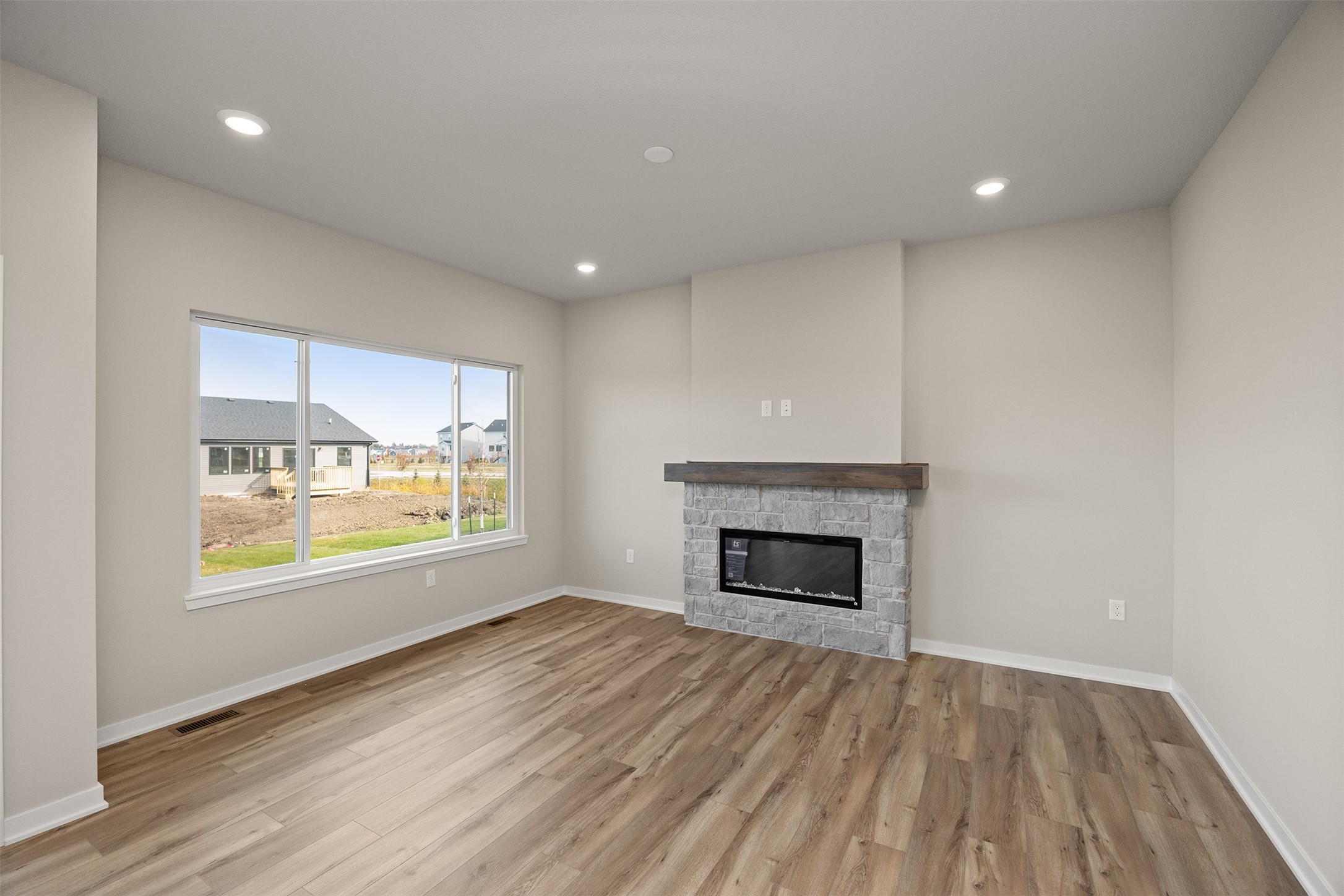 555 NW Compass Avenue