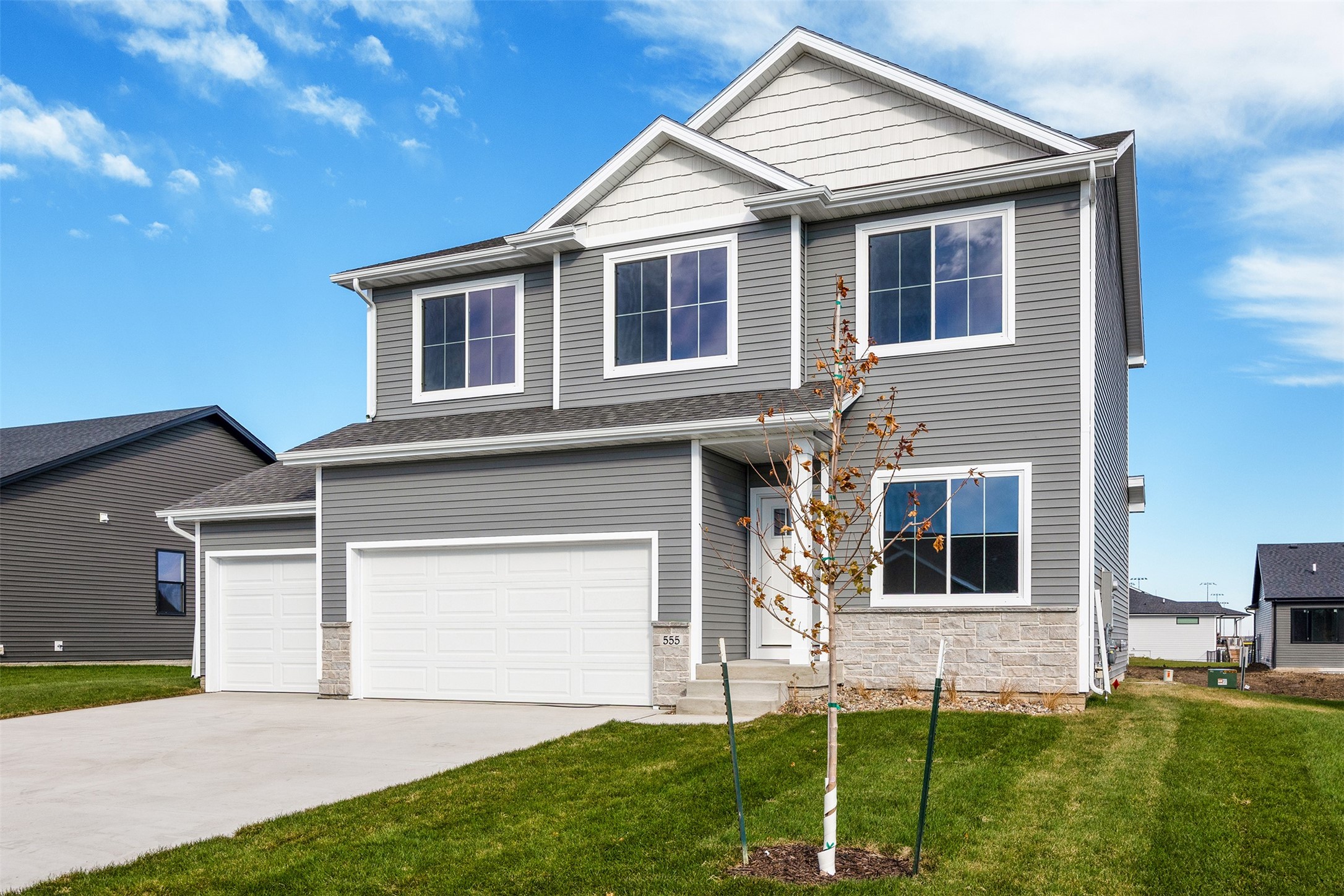 555 NW Compass Avenue