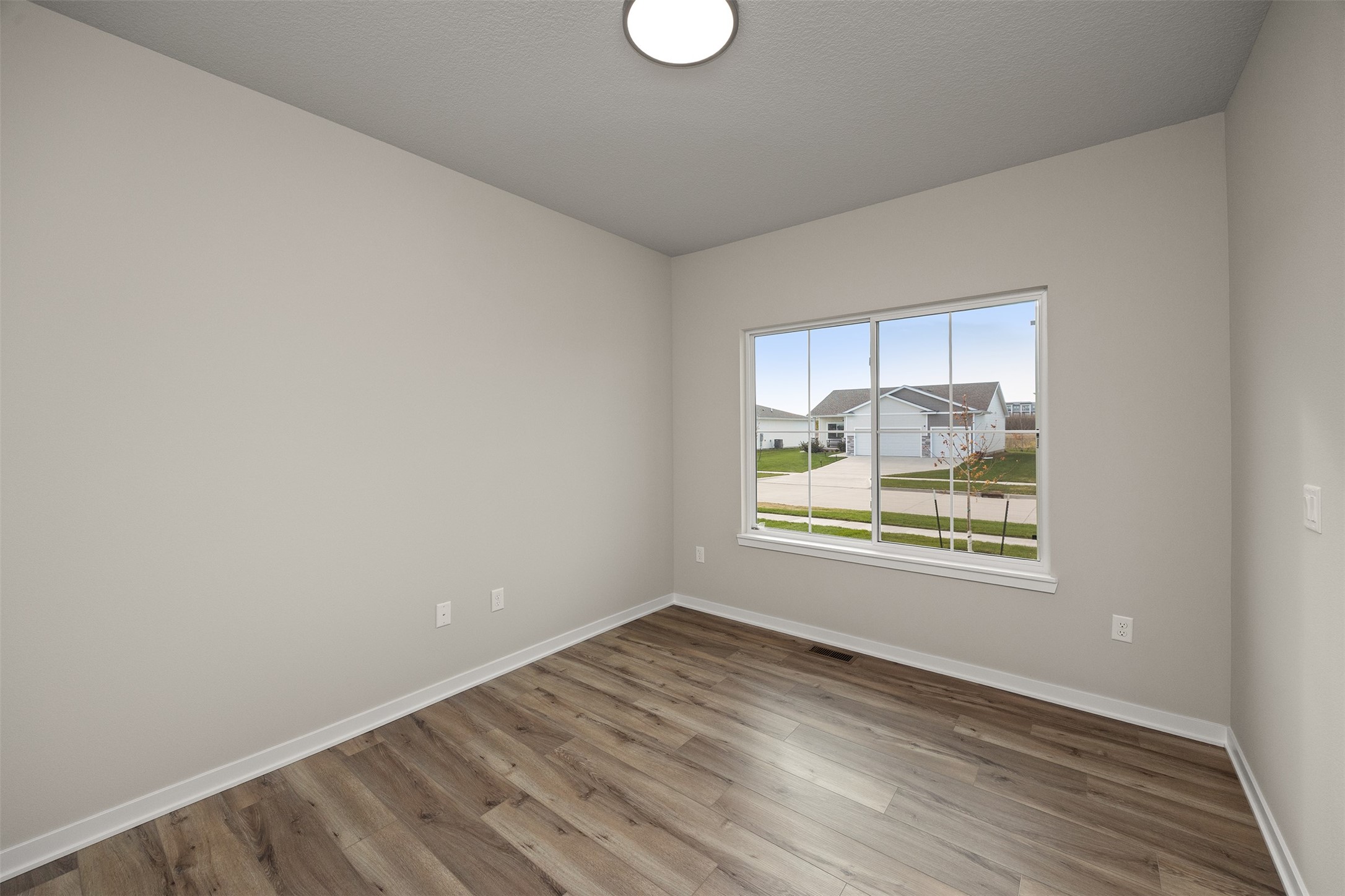 555 NW Compass Avenue