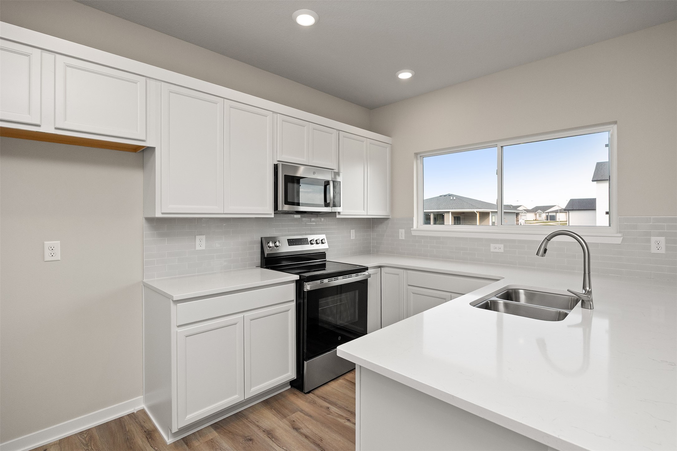 555 NW Compass Avenue