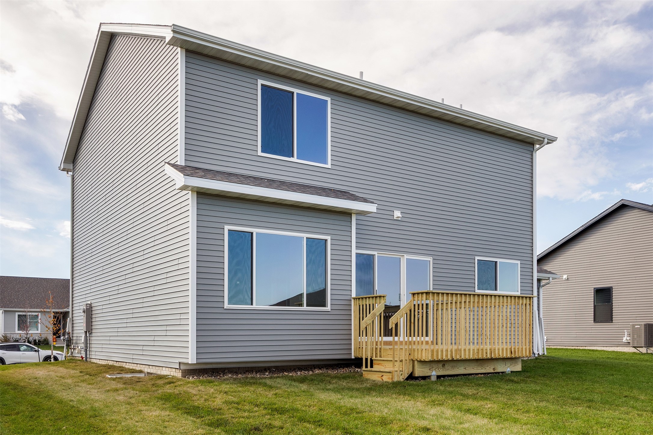 555 NW Compass Avenue