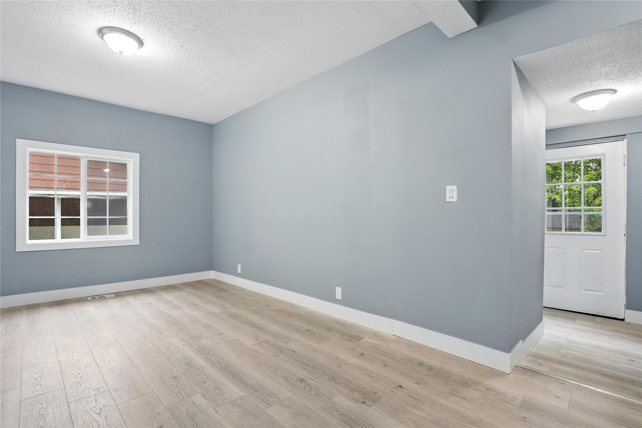 1529 33rd Street