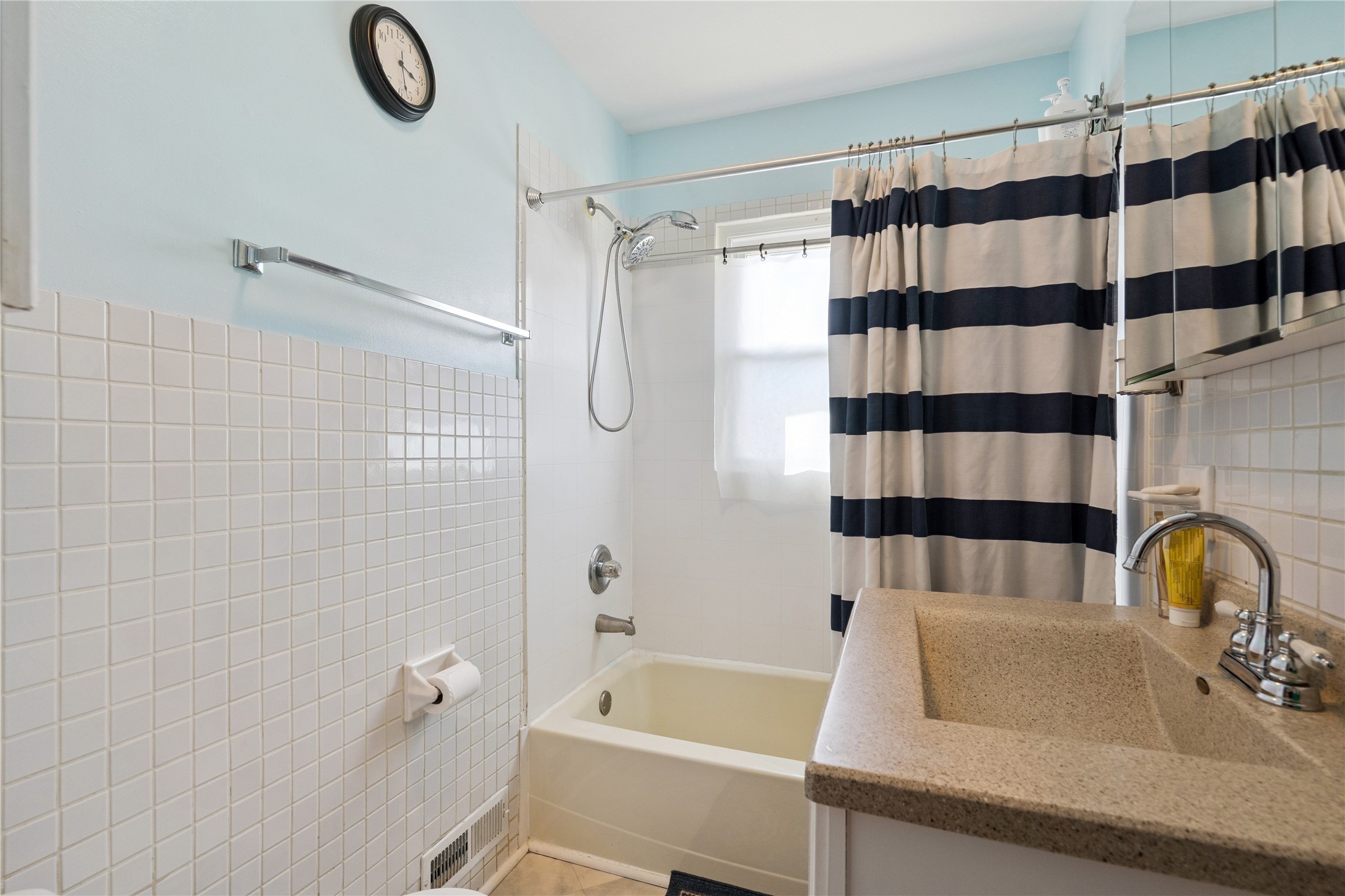 8195 Sunrise Boulevard