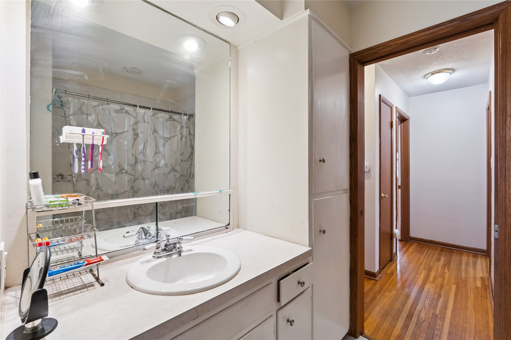 7422 Oak Brook Drive