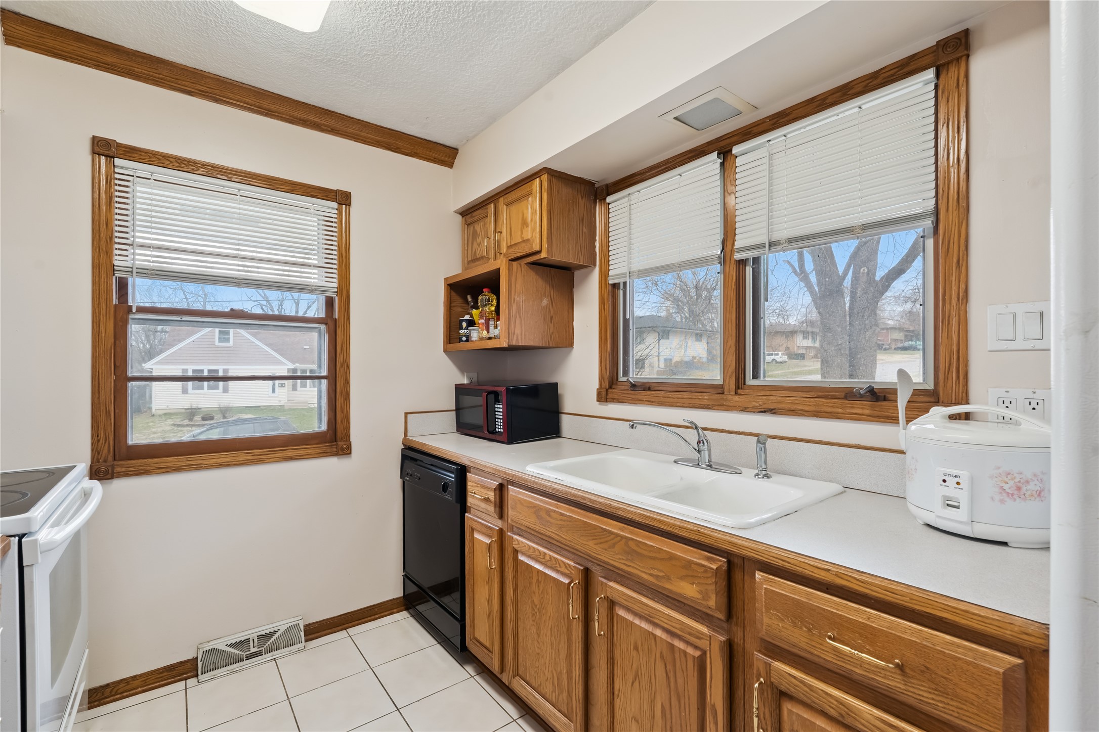7422 Oak Brook Drive