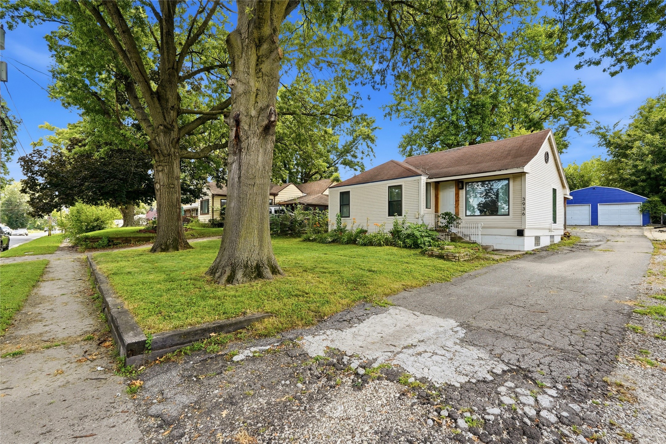 3936 E 8th Street