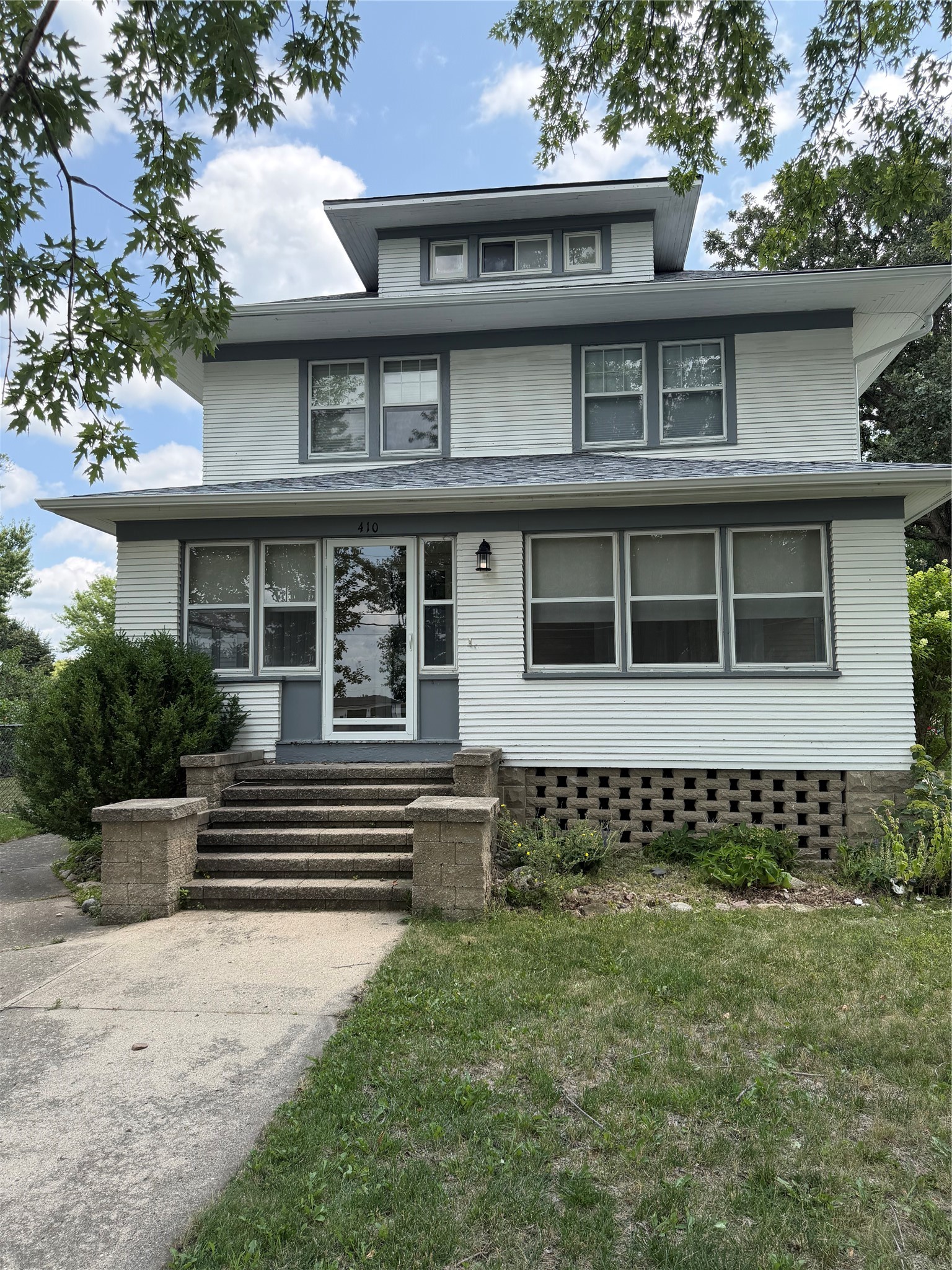 410 Arizona Street