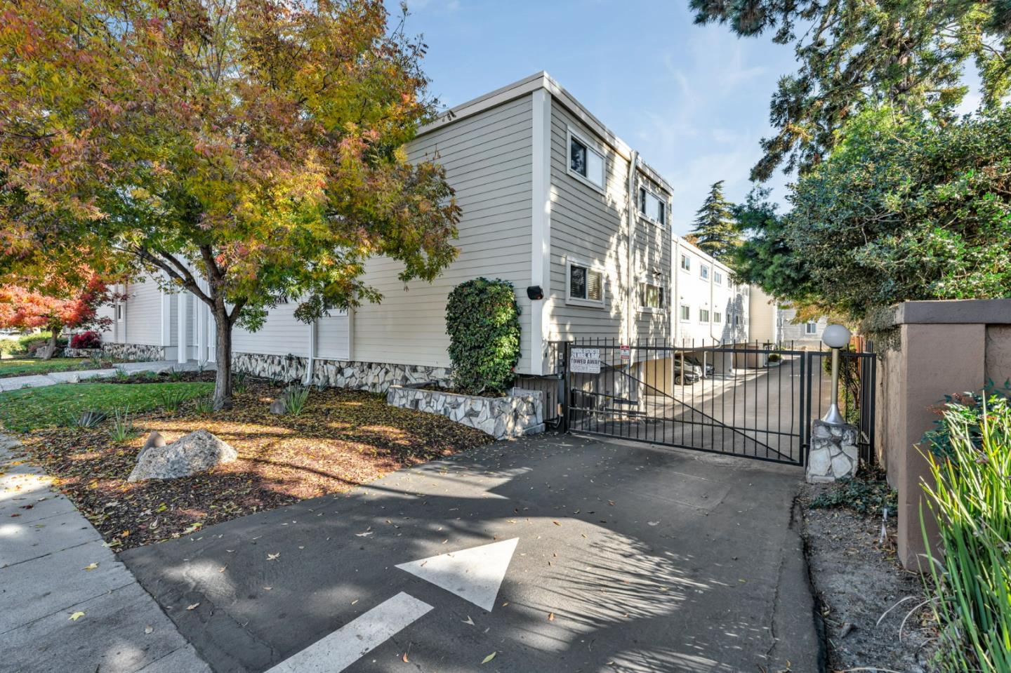 1898 Meridian Avenue Unit: 31