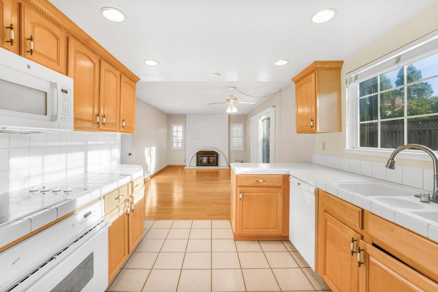 4037 Casa Grande WAY