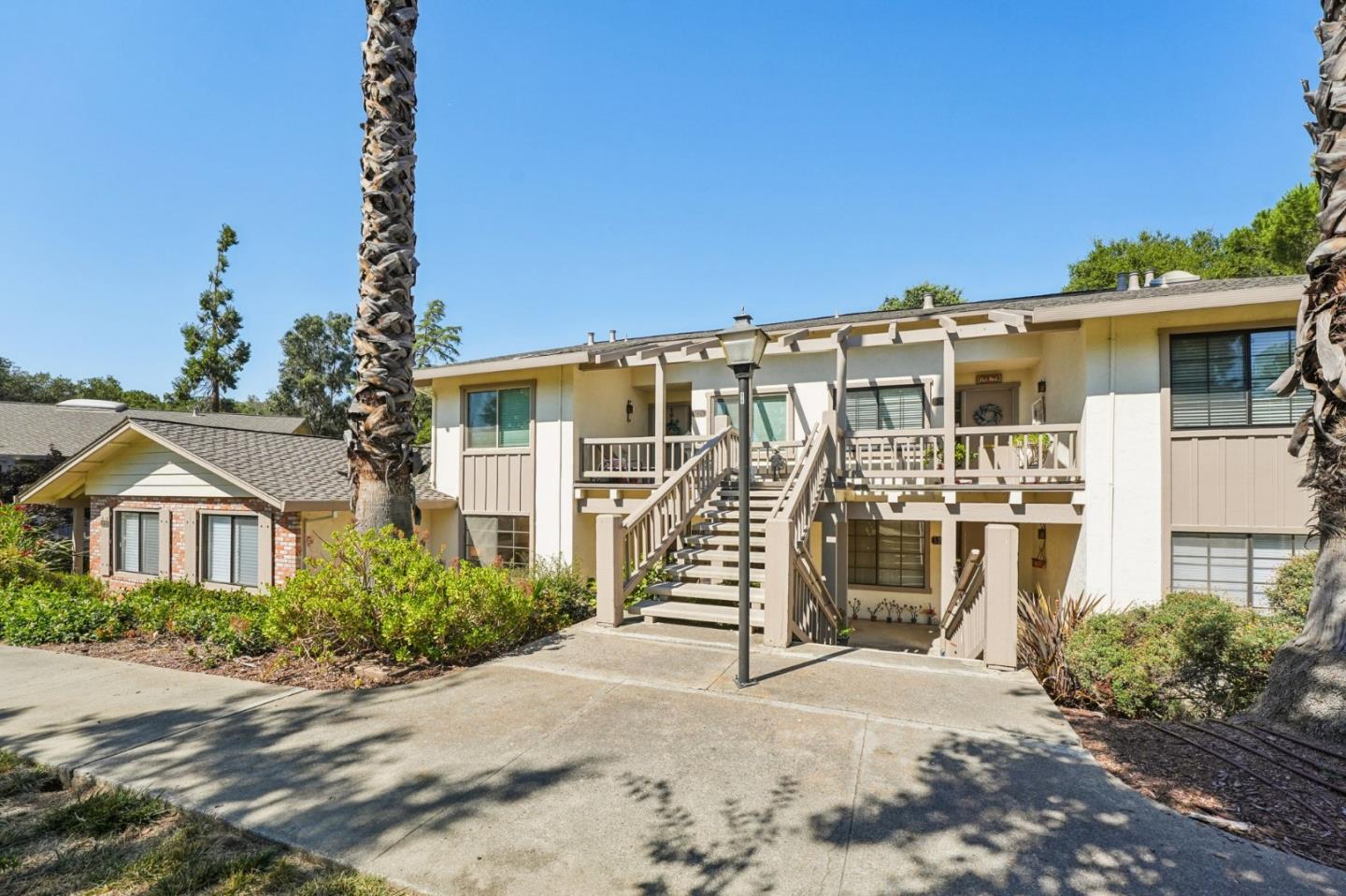 5286 Cribari Heights