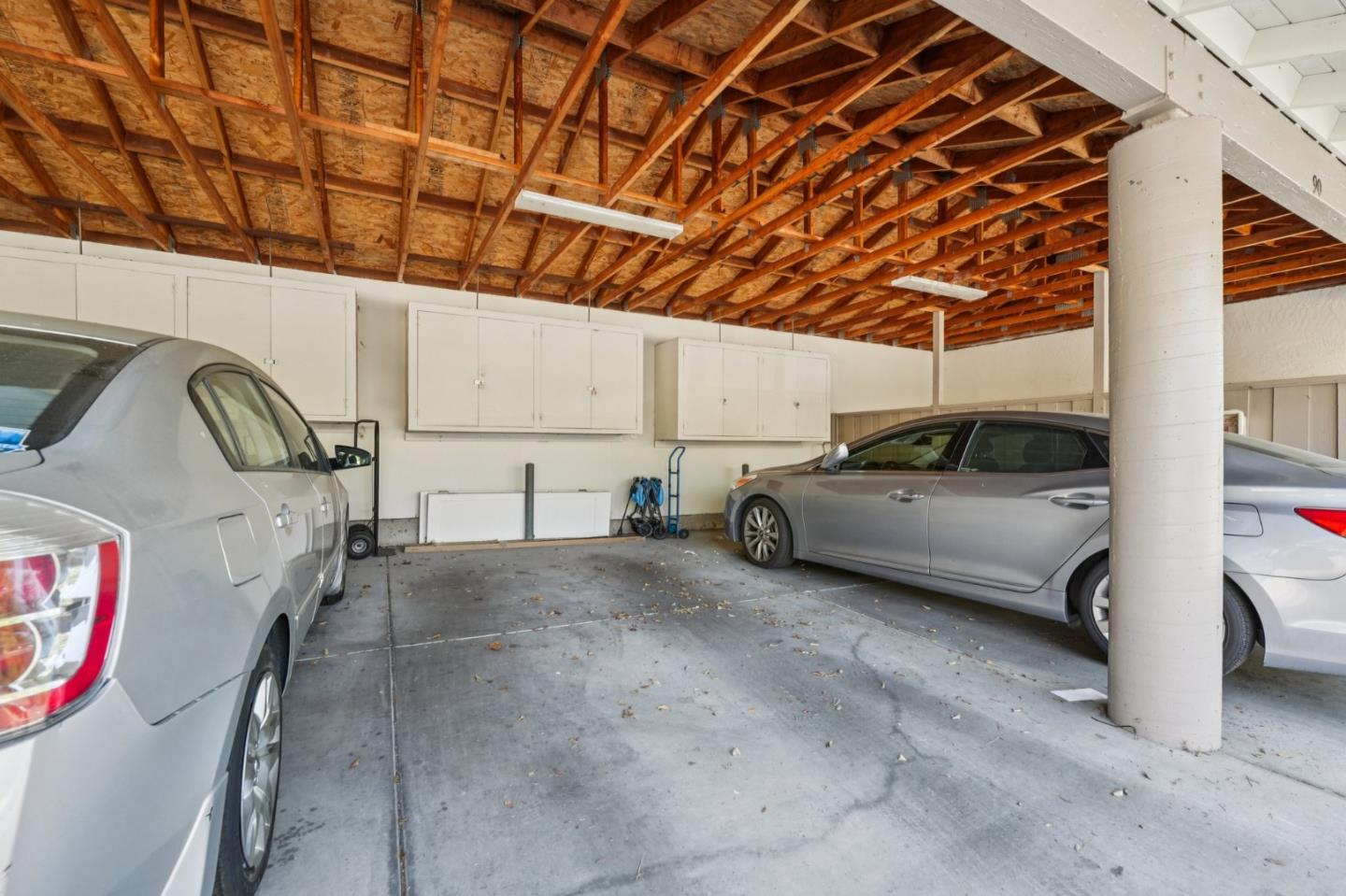 5286 Cribari Heights