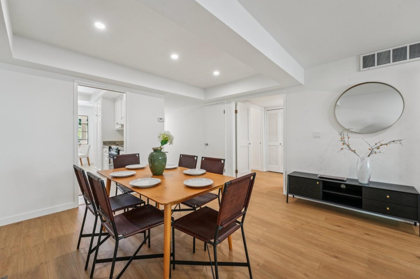 5286 Cribari Heights