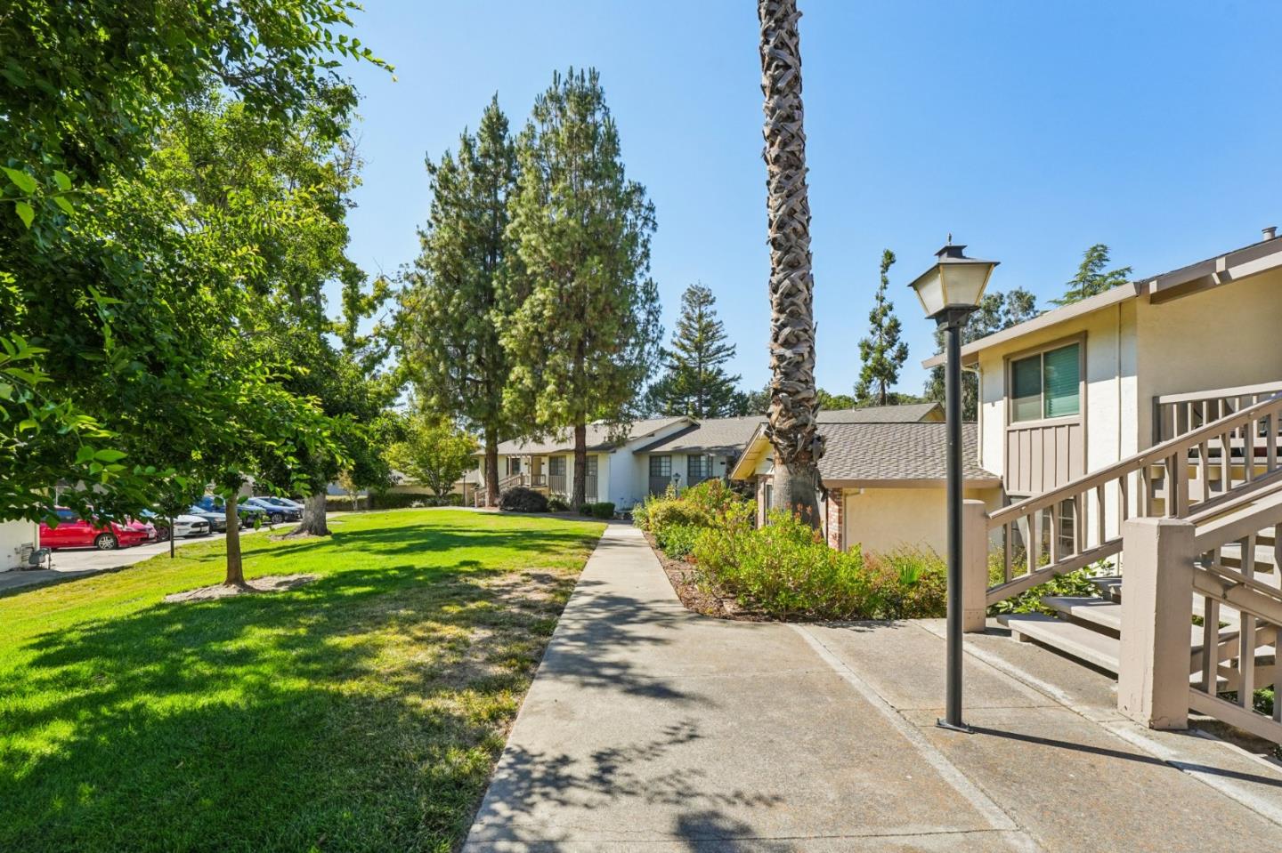 5286 Cribari Heights