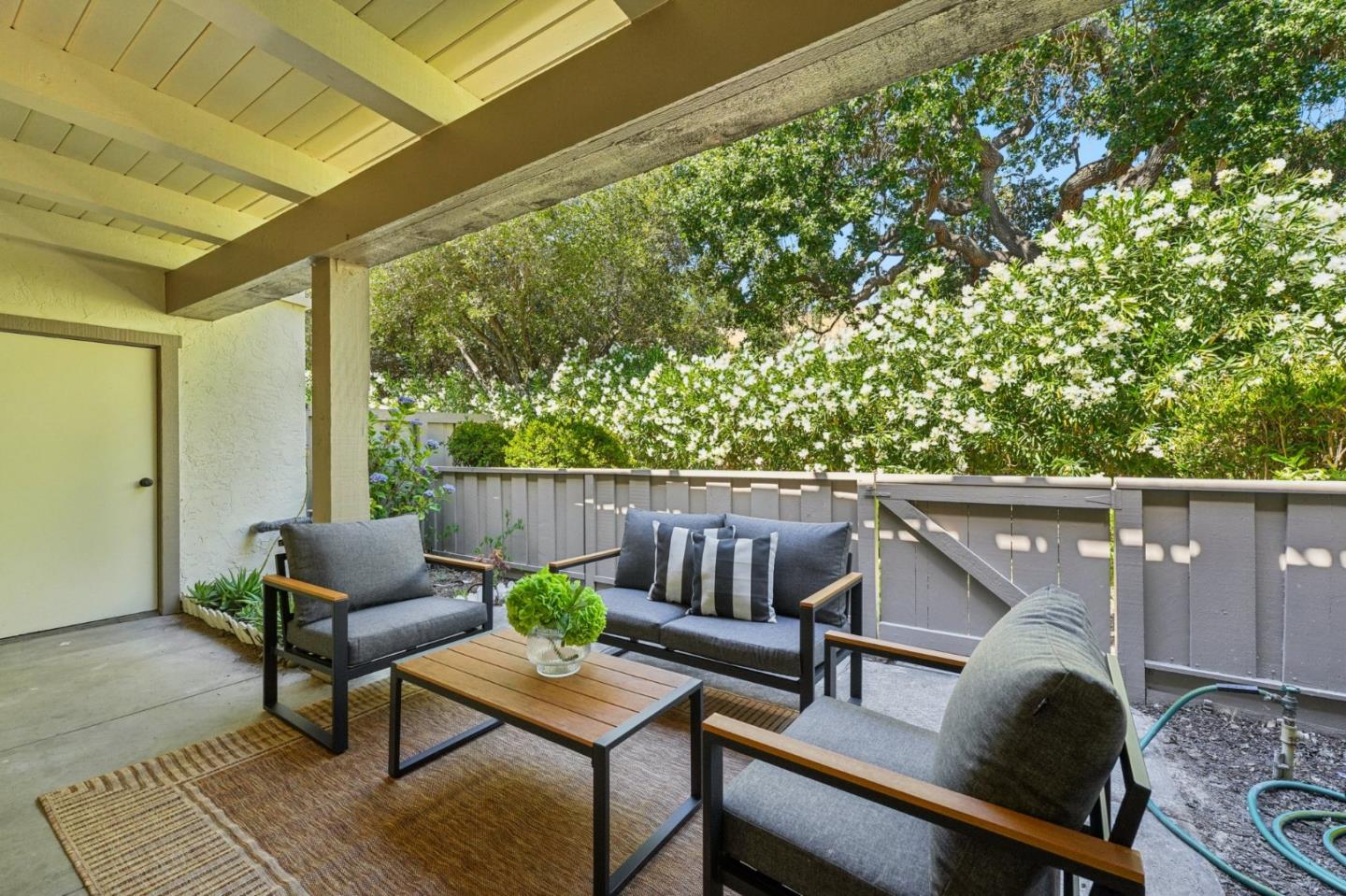 5286 Cribari Heights