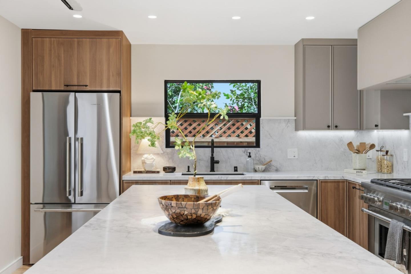 371 East Oakwood Boulevard