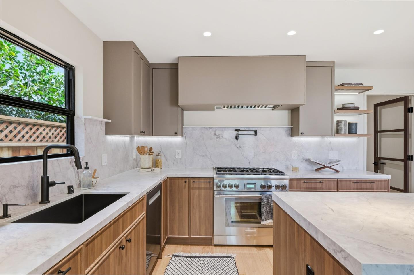 371 East Oakwood Boulevard