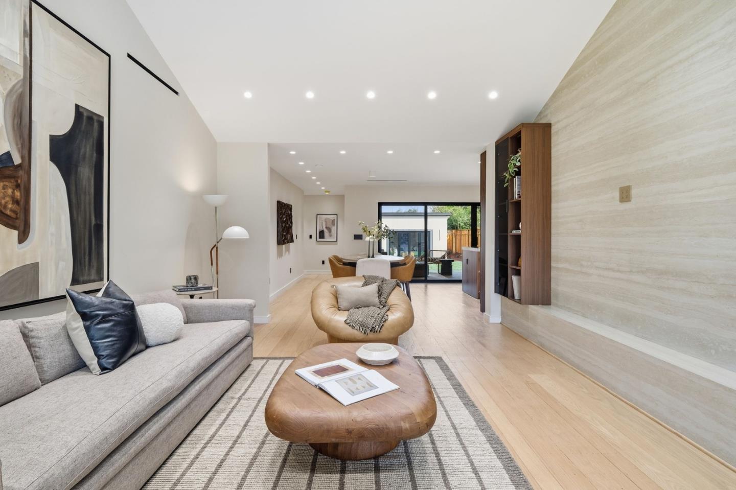 371 East Oakwood Boulevard